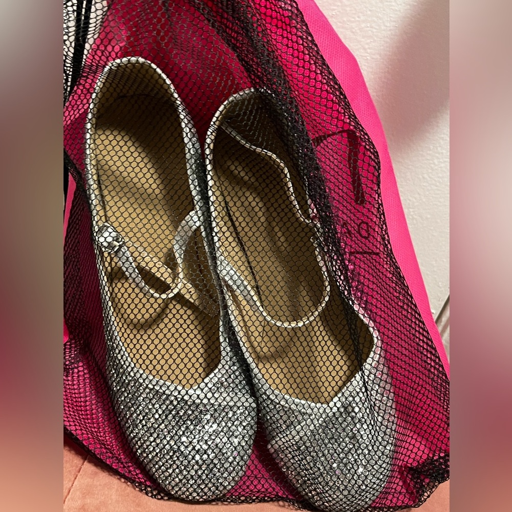 Sparkly silver dance shoes - Picture 3 of 6